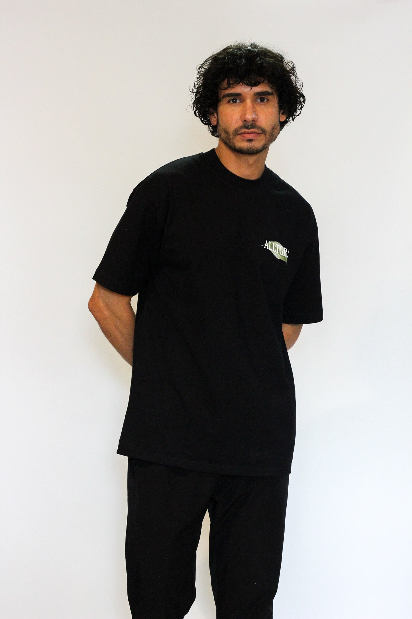 “Con Mis Botas y Mis Flores” Vintage Tee