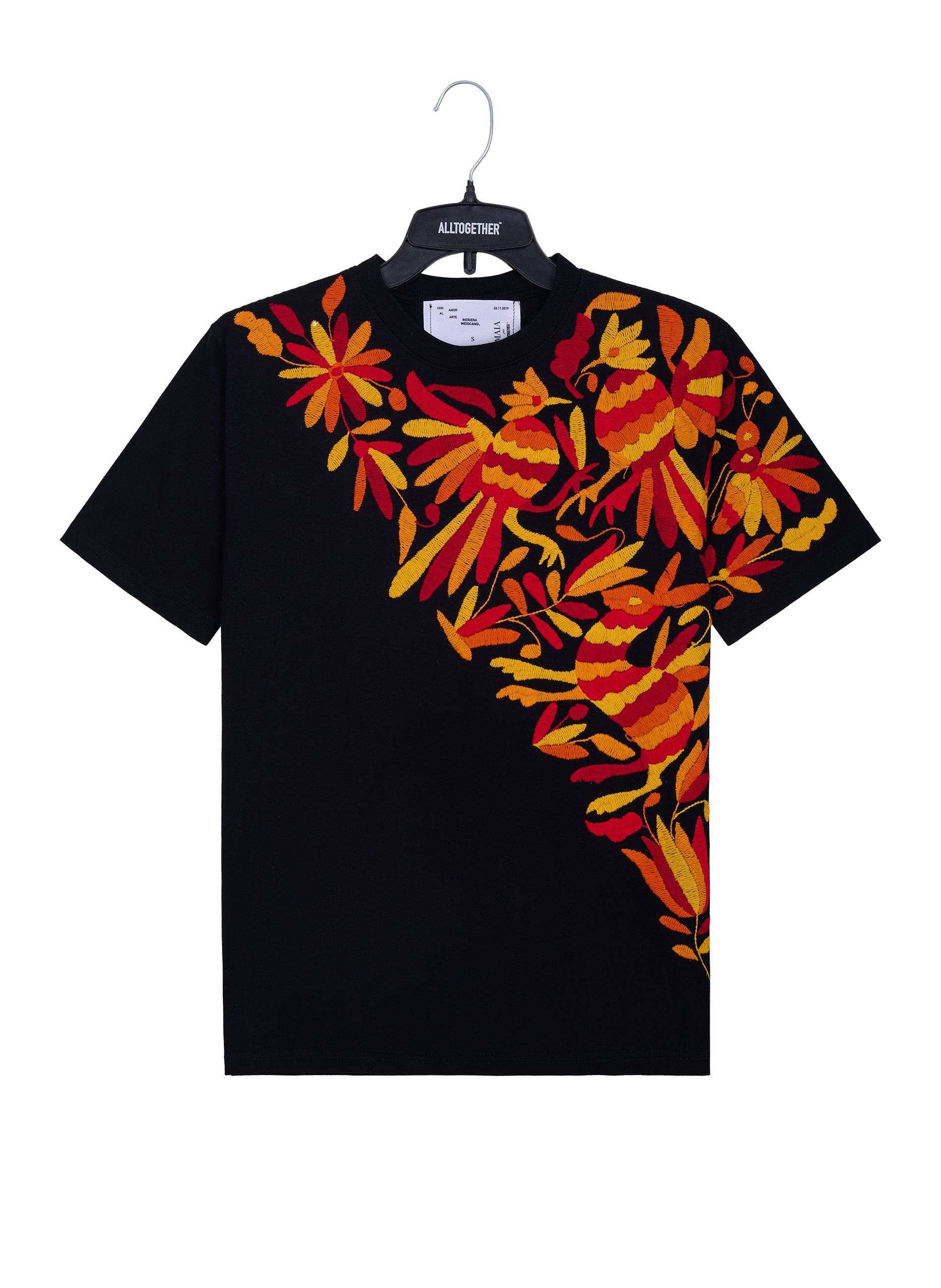 MAIA Negra / Bordado Cruzado Rojos, Naranjas y Amarillos