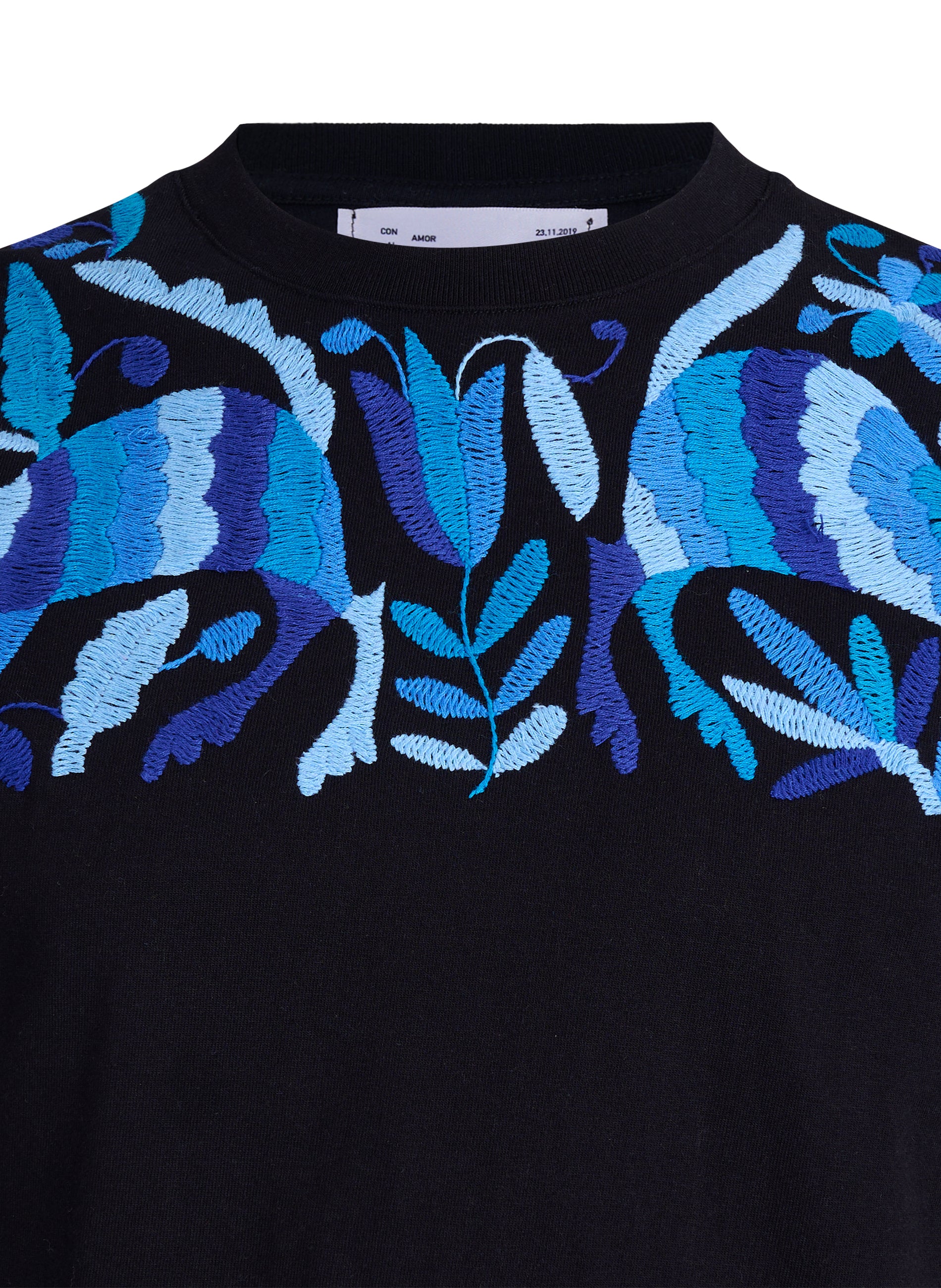 MAIA Hombre / Bordado Arriba en tonos azules